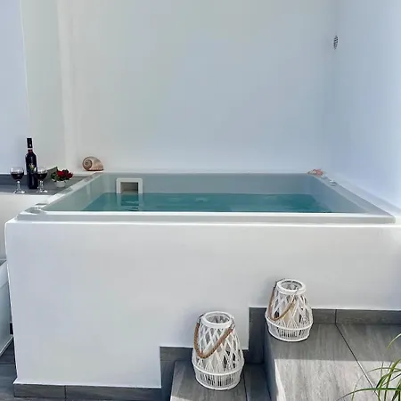 Appartamento Perla, Luxury With Private Jacuzzi Perissa (Santorini)