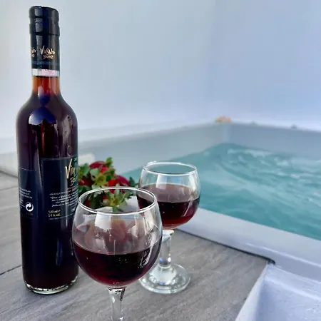 Perla, Luxury With Private Jacuzzi Appartamento Perissa (Santorini)