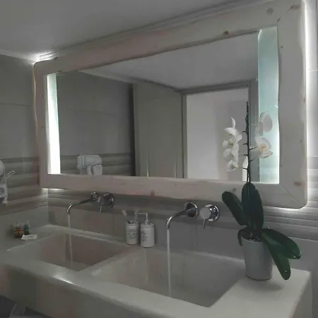 Perla, Luxury With Private Jacuzzi بيريسا